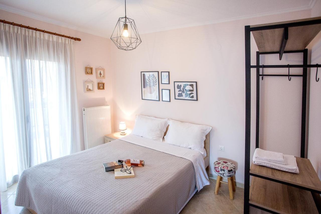 Néa Péramos Konstantina & Evgenia Deluxe Apartment מראה חיצוני תמונה