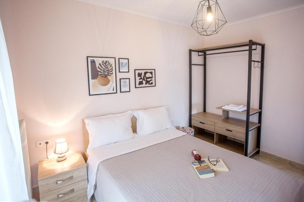 Néa Péramos Konstantina & Evgenia Deluxe Apartment מראה חיצוני תמונה