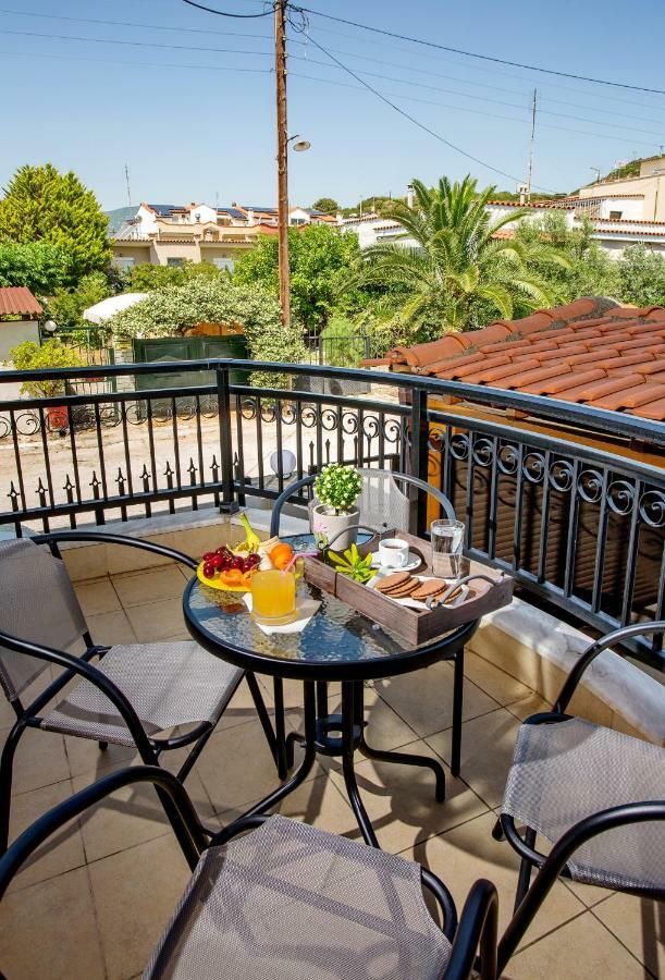 Néa Péramos Konstantina & Evgenia Deluxe Apartment מראה חיצוני תמונה