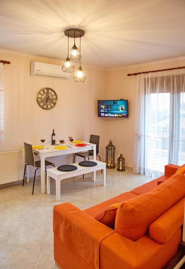 Néa Péramos Konstantina & Evgenia Deluxe Apartment מראה חיצוני תמונה