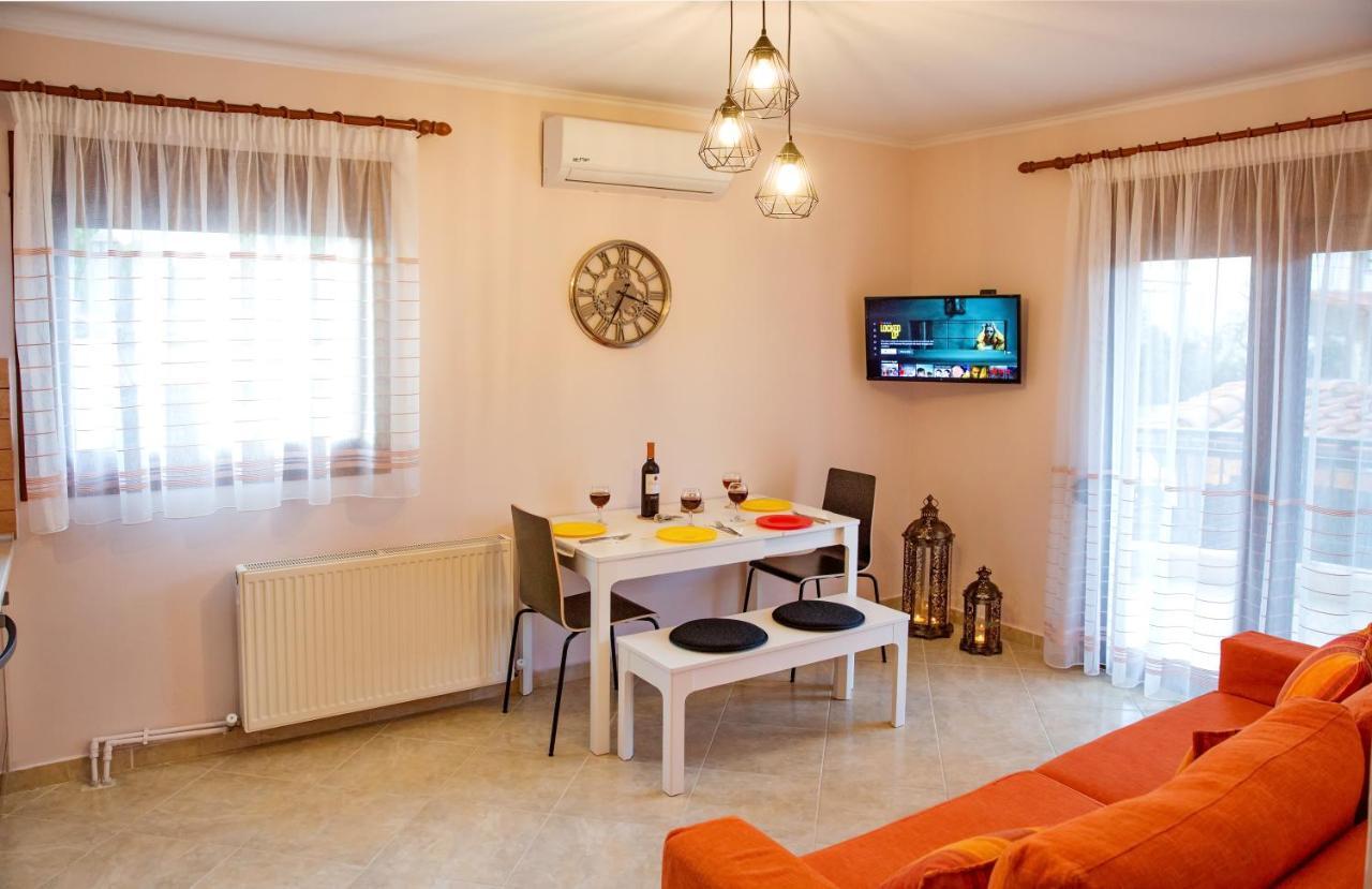 Néa Péramos Konstantina & Evgenia Deluxe Apartment מראה חיצוני תמונה