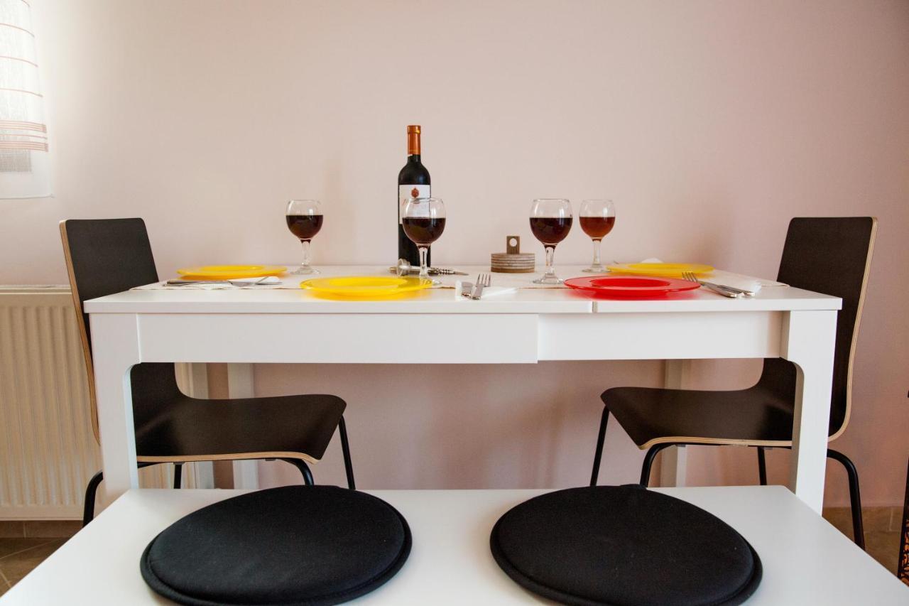 Néa Péramos Konstantina & Evgenia Deluxe Apartment מראה חיצוני תמונה