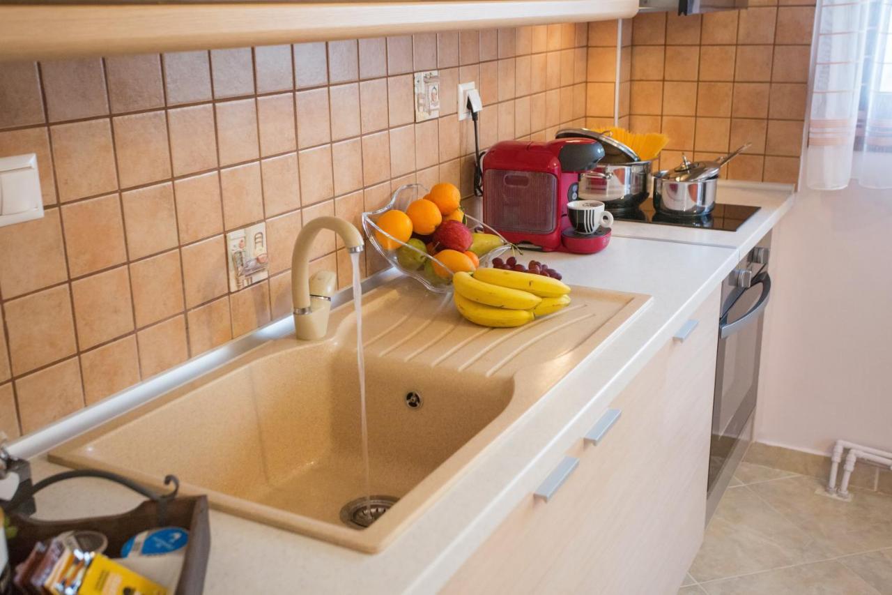 Néa Péramos Konstantina & Evgenia Deluxe Apartment מראה חיצוני תמונה