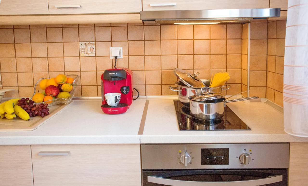 Néa Péramos Konstantina & Evgenia Deluxe Apartment מראה חיצוני תמונה