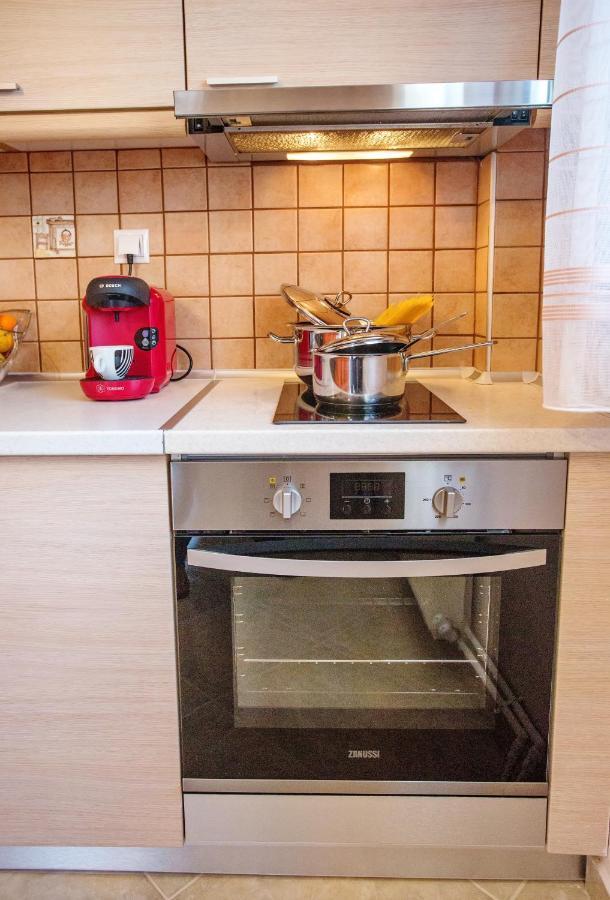 Néa Péramos Konstantina & Evgenia Deluxe Apartment מראה חיצוני תמונה