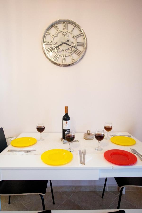 Néa Péramos Konstantina & Evgenia Deluxe Apartment מראה חיצוני תמונה