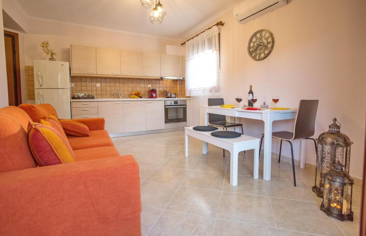 Néa Péramos Konstantina & Evgenia Deluxe Apartment מראה חיצוני תמונה