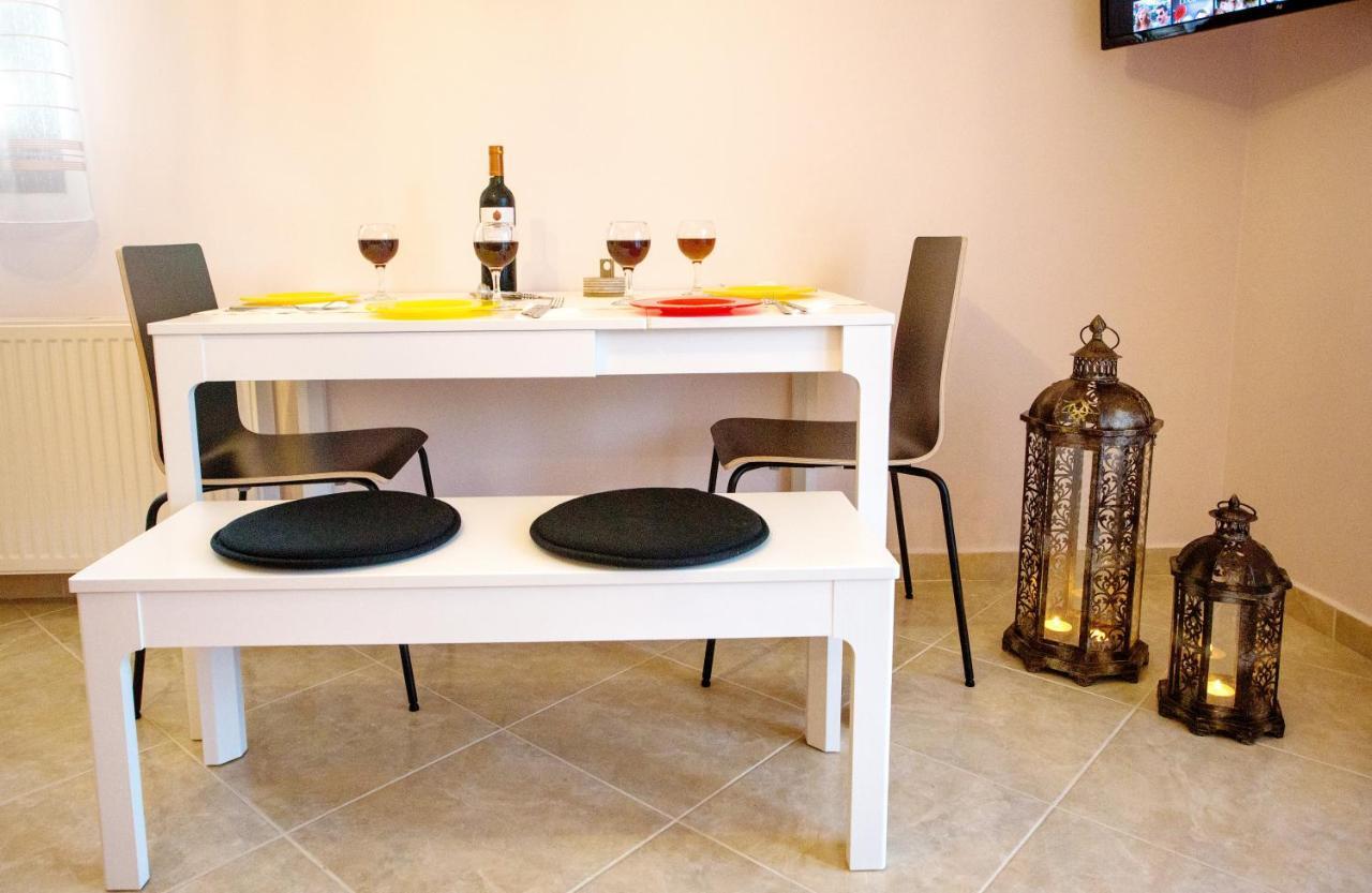 Néa Péramos Konstantina & Evgenia Deluxe Apartment מראה חיצוני תמונה